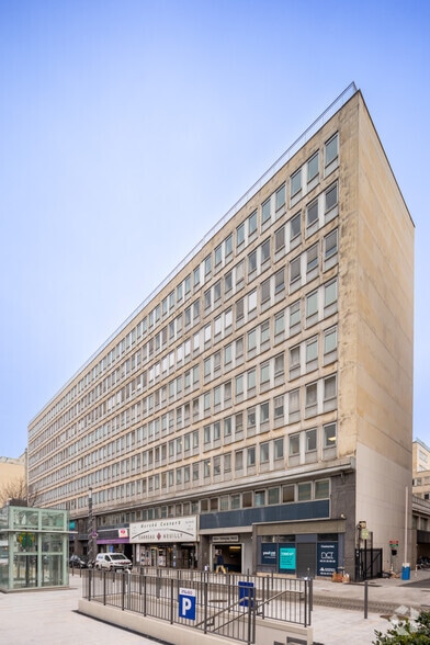 106-116 avenue Charles de Gaulle, Neuilly-sur-Seine à louer - Photo de l’immeuble – Image 2 sur 2