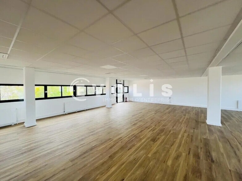 Bureau dans Champigny-sur-Marne à louer - Photo de l’immeuble – Image 2 sur 10