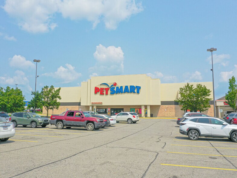 1100-1300 Doral Dr, Boardman, OH à louer - Photo de l’immeuble – Image 3 sur 10