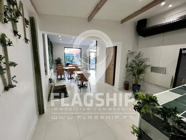 Plus de détails pour Local commercial à louer