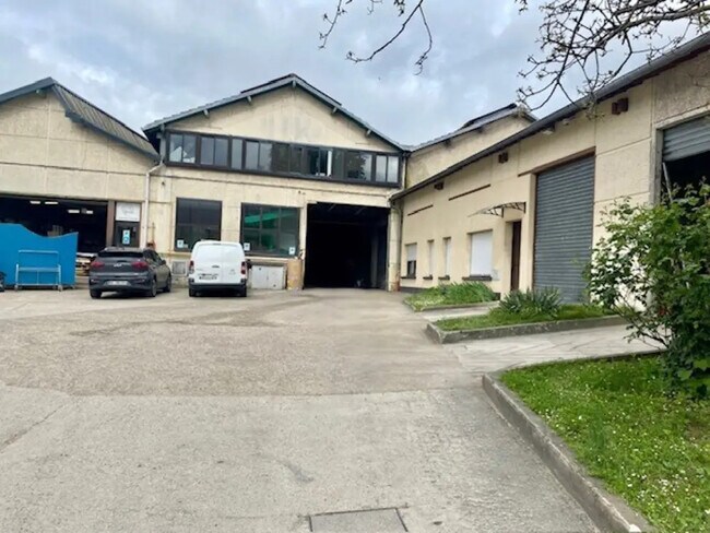 Plus de détails pour 44 Rue Du Mal De Lattre De Tassigny, Corbeil-Essonnes - Local d’activités à vendre