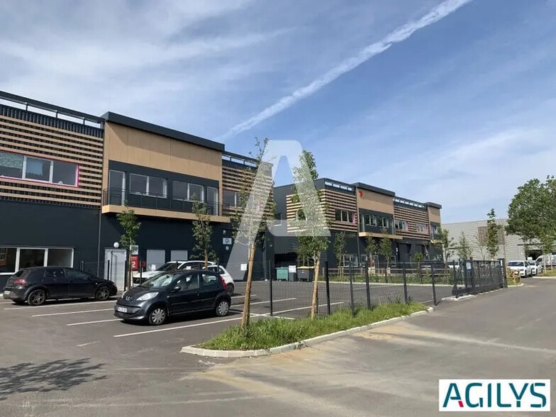 Avenue De La Plesse, Villebon-sur-Yvette à louer - Photo de l’immeuble – Image 1 sur 14