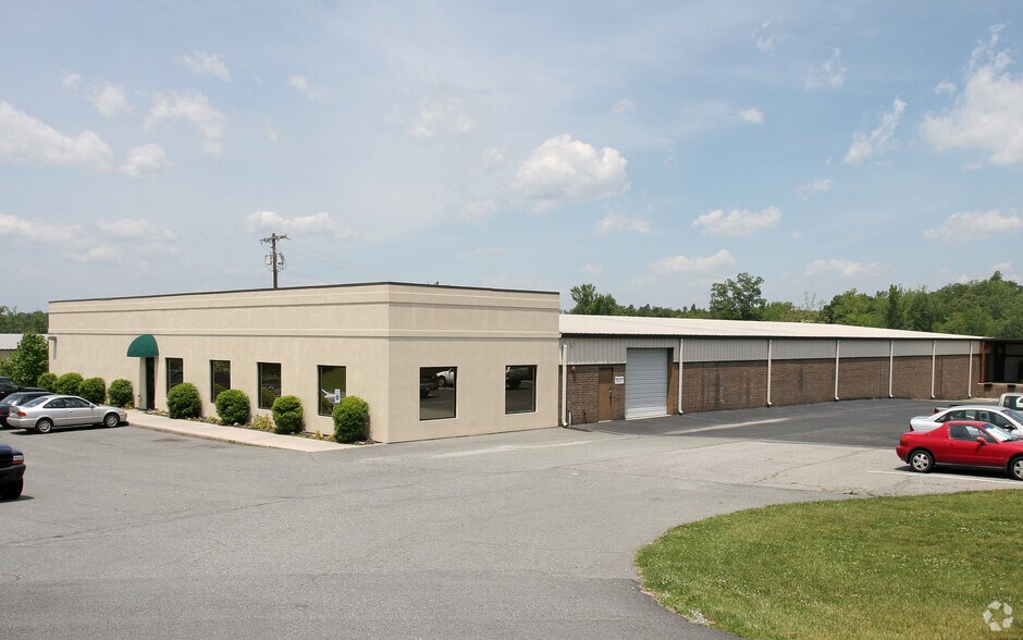 13 Stanley Dr, Thomasville, NC à louer - Photo de l’immeuble – Image 2 sur 5