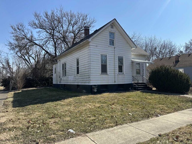 1602 S Loveland Ave, Springfield, IL à vendre - Photo principale – Image 1 sur 1