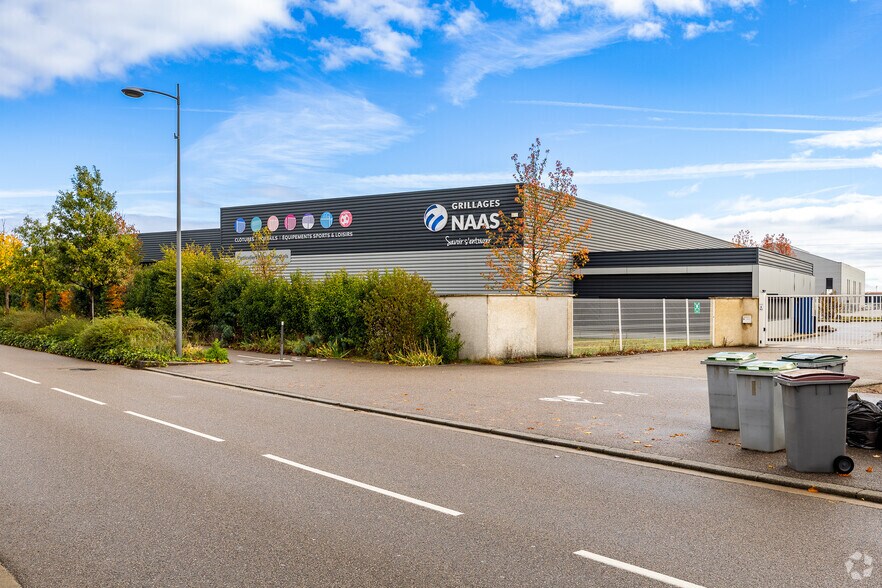 Industriel/Logistique dans Meyzieu à louer - Photo principale – Image 1 sur 2
