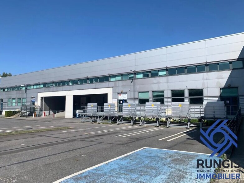 Industriel/Logistique dans Ivry-sur-Seine à louer - Photo de l’immeuble – Image 2 sur 4