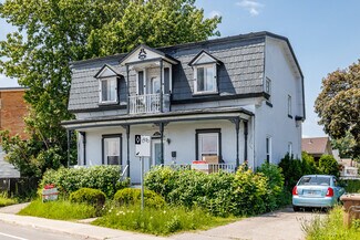 Plus de détails pour 3671-3671A Ch Du Souvenir, Laval, QC - Logement à vendre