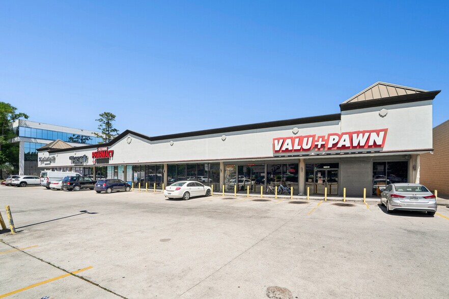 13630 Veterans Memorial Dr, Houston, TX à louer - Photo de l’immeuble – Image 3 sur 14