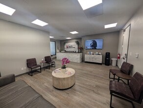 910 W San Marcos Blvd, San Marcos, CA à louer Photo intérieure– Image 1 sur 6