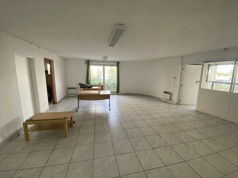 Bureau dans Marseille à louer - Photo de l’immeuble – Image 2 sur 7