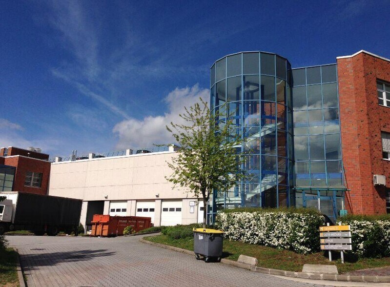 Industriel/Logistique dans Goussainville à louer - Photo de l’immeuble – Image 1 sur 16