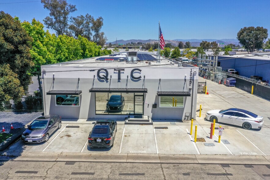 1220 Industrial Ave, Escondido, CA à vendre - Photo de l’immeuble – Image 2 sur 10