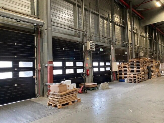 Plus de détails pour Industriel/Logistique à louer