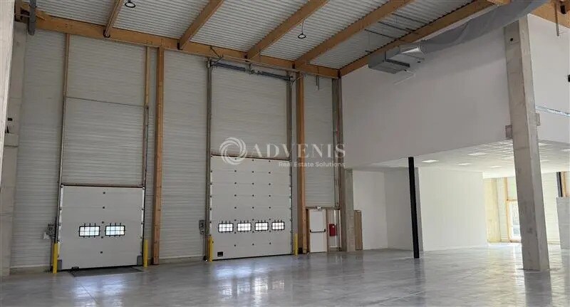 Local d’activités dans Moissy-Cramayel à louer - Photo de l’immeuble – Image 3 sur 12