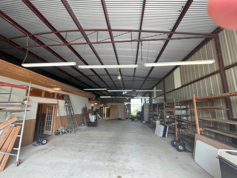 111 County Road 237, Wadsworth, TX à vendre - Photo intérieure – Image 3 sur 9