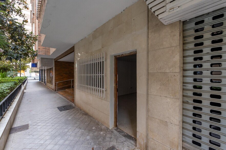 Local commercial dans Granada, Granada à louer - Photo de l’immeuble – Image 3 sur 10