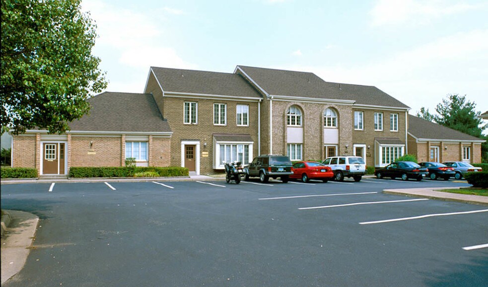 6201-6209 Old Keene Mill Ct, Springfield, VA à louer - Photo de l’immeuble – Image 2 sur 12