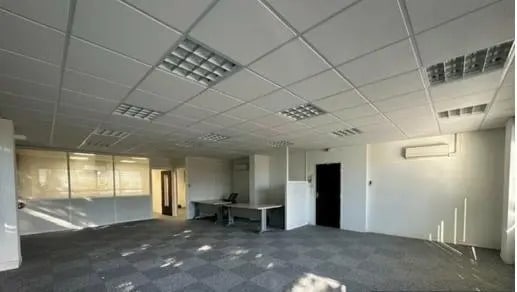 Bureau dans Avignon à louer - Photo de l’immeuble – Image 1 sur 4