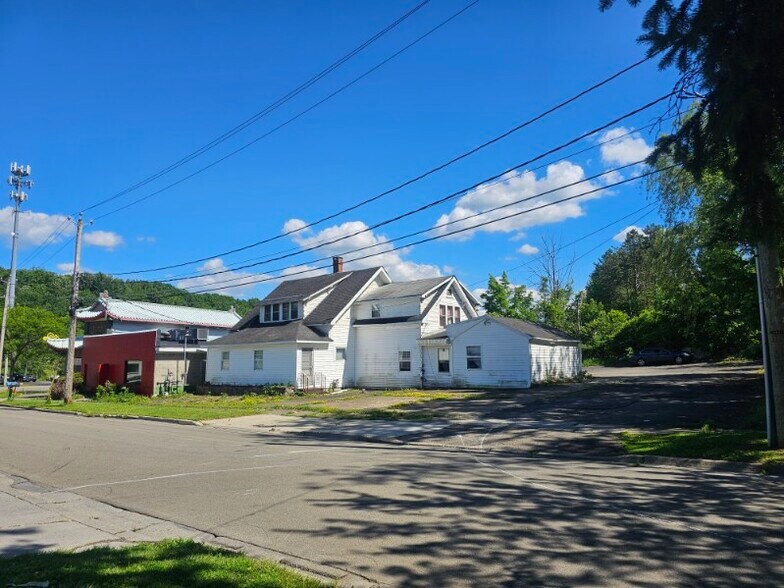 816 Foote Ave, Jamestown, NY à vendre - Photo de l’immeuble – Image 3 sur 16