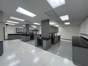 319 N Bernardo Ave, Mountain View, CA à louer Photo intérieure– Image 2 sur 3