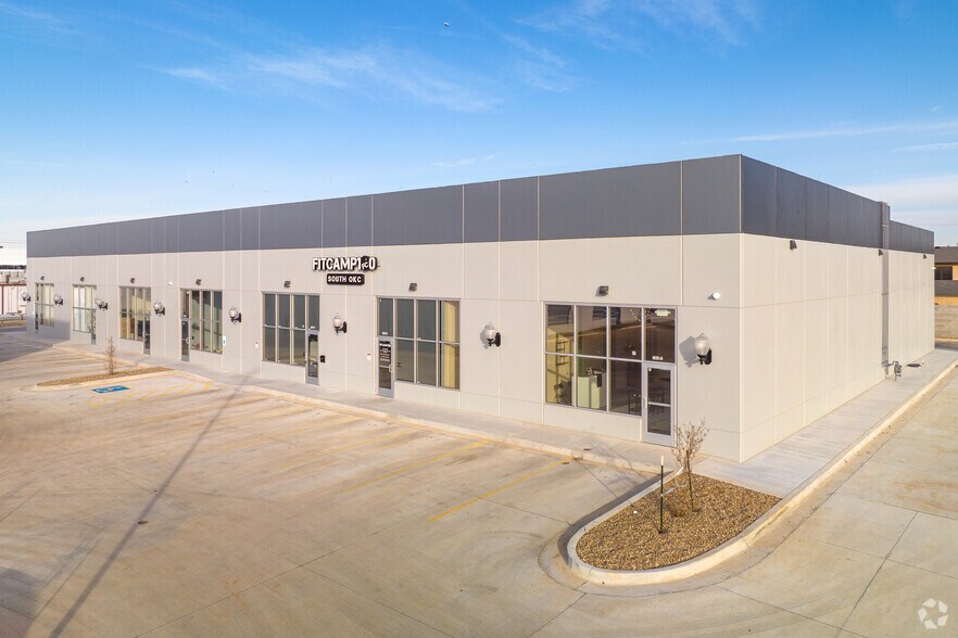 7806 S Western Ave, Oklahoma City, OK à louer - Photo de l’immeuble – Image 1 sur 5