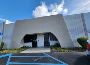 12970 Branford St, Pacoima, CA à louer Photo de l’immeuble– Image 1 sur 17