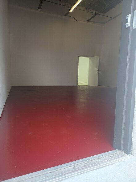 1011 NW 51st St, Fort Lauderdale, FL à louer - Photo de l’immeuble – Image 3 sur 16