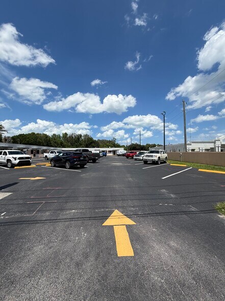 7630 S Us-1 Hwy, Port Saint Lucie, FL à louer - Photo de l’immeuble – Image 3 sur 13