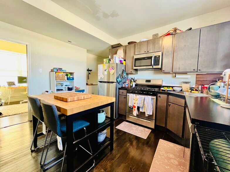1371 S California Ave, Chicago, IL à vendre - Photo intérieure – Image 3 sur 10