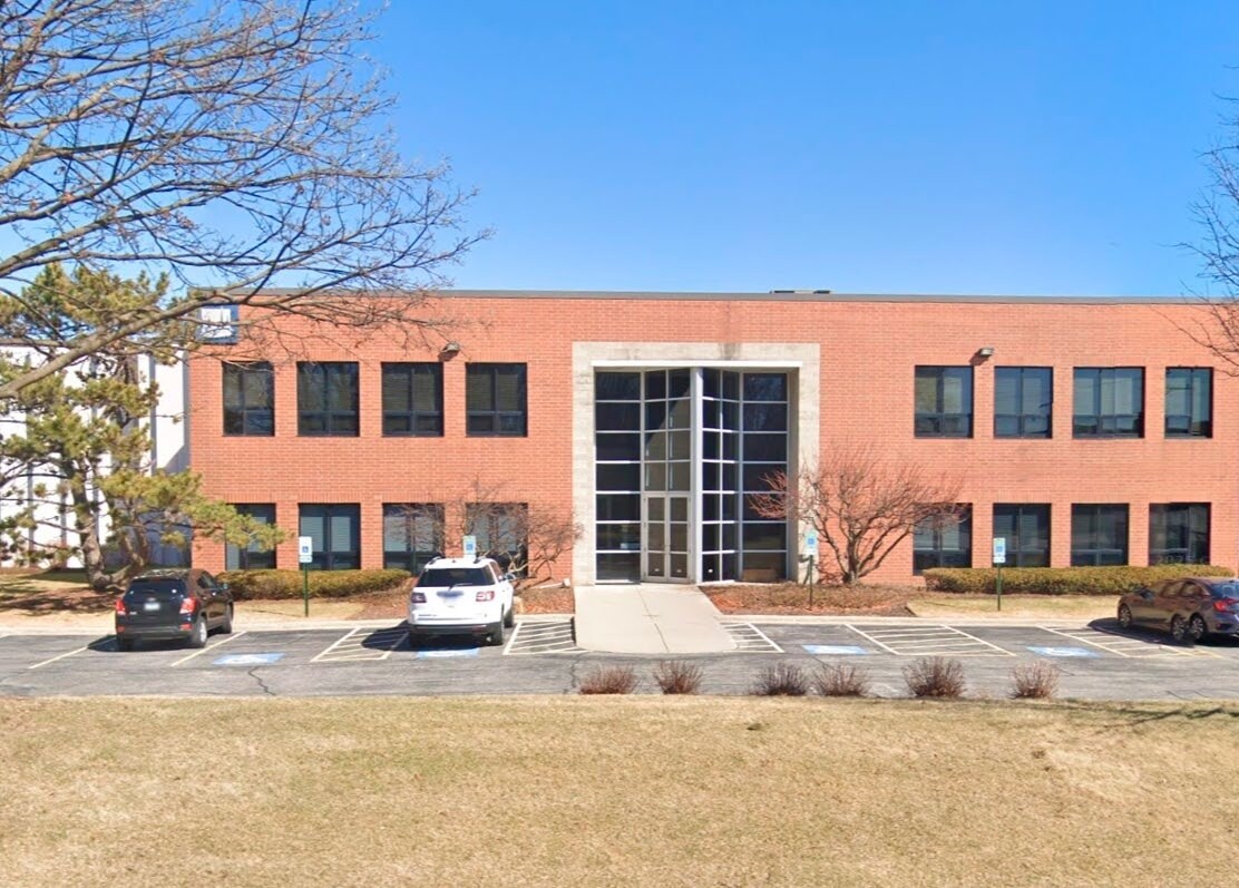 937 N Lombard Rd, Lombard, IL à louer Photo principale– Image 1 sur 8