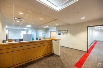 45 Dan Rd, Canton, MA à louer Photo intérieure– Image 2 sur 3