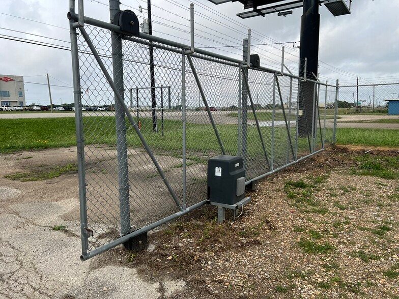 6406 E Highway 332, Freeport, TX à vendre - Autre – Image 2 sur 23