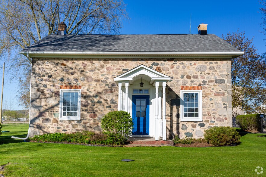 250 Woolwich St, Breslau, ON à louer - Photo de l’immeuble – Image 3 sur 4