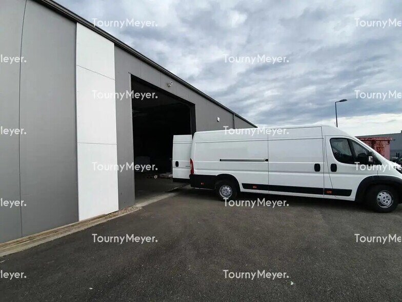 Industriel/Logistique dans Saint-Loubès à louer - Photo de l’immeuble – Image 3 sur 3