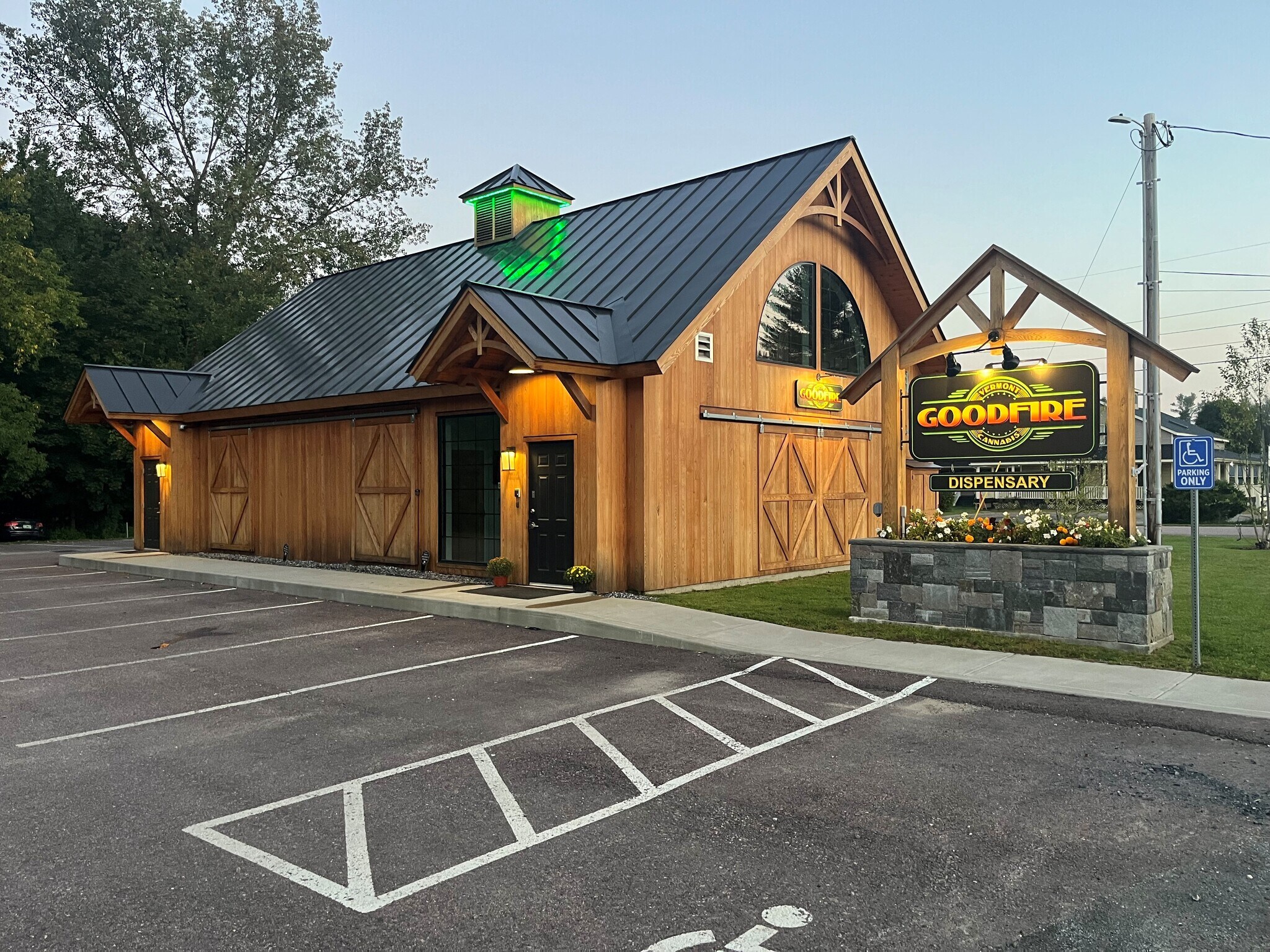 3627 Waterbury-Stowe Rd, Waterbury Center, VT à vendre Photo principale– Image 1 sur 2