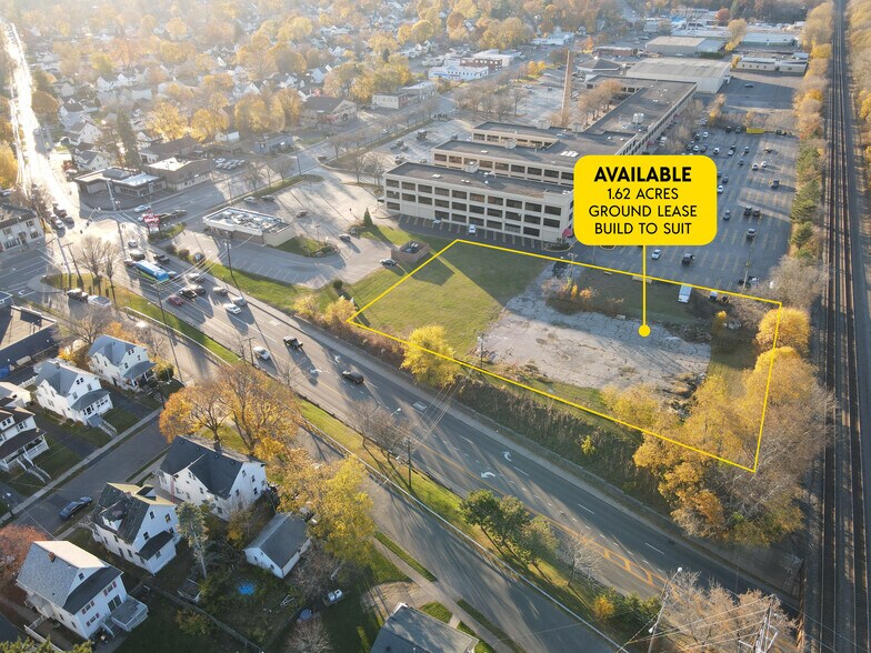 305 W Commerical St, East Rochester, NY à louer - Photo de l’immeuble – Image 3 sur 13