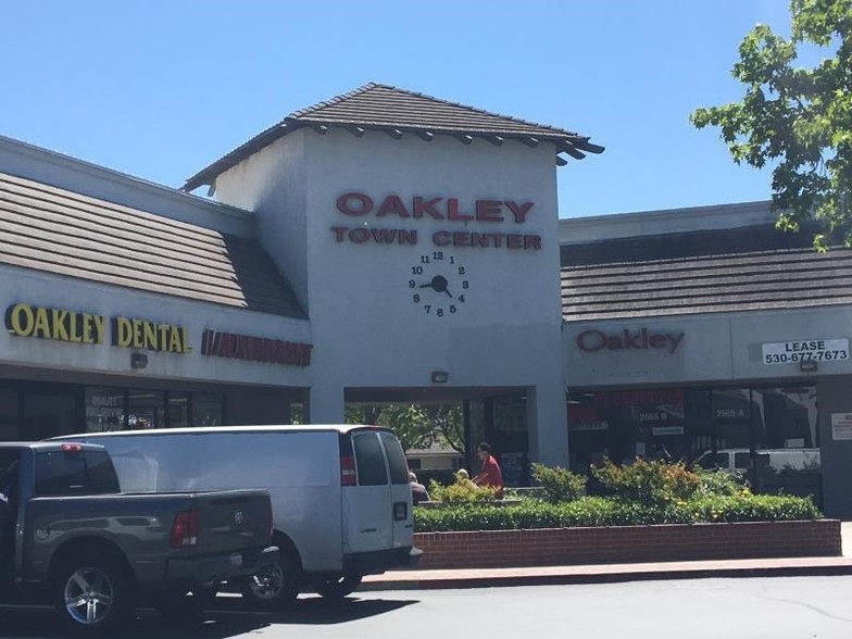 2555 Main St, Oakley, CA à louer - Photo de l’immeuble – Image 1 sur 1