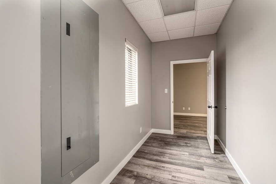 2705 W Deyoung St, Marion, IL à louer - Photo de l’immeuble – Image 2 sur 13