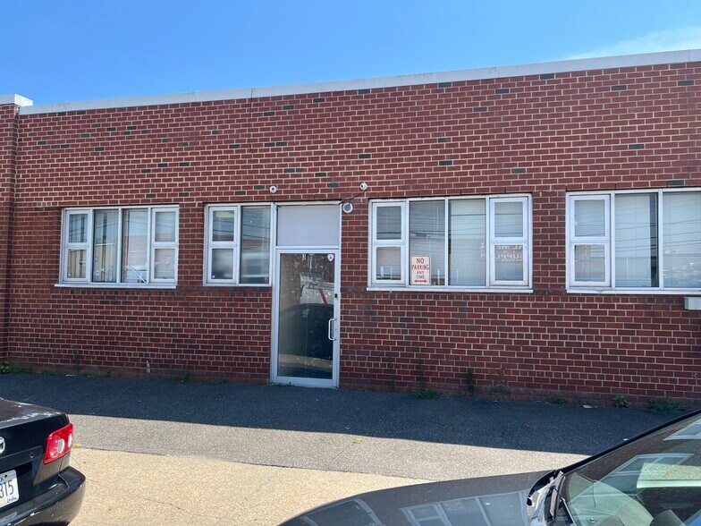 1-5 Neil Ct, Oceanside, NY à louer - Photo de l’immeuble – Image 2 sur 8