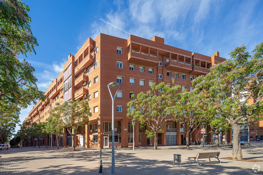 Local commercial dans Sant Joan Despí, Barcelona à louer - Photo principale – Image 1 sur 2