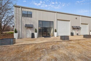 Plus de détails pour 11983 Cleveland Gibbs Rd, Roanoke, TX - Local d'activités à louer
