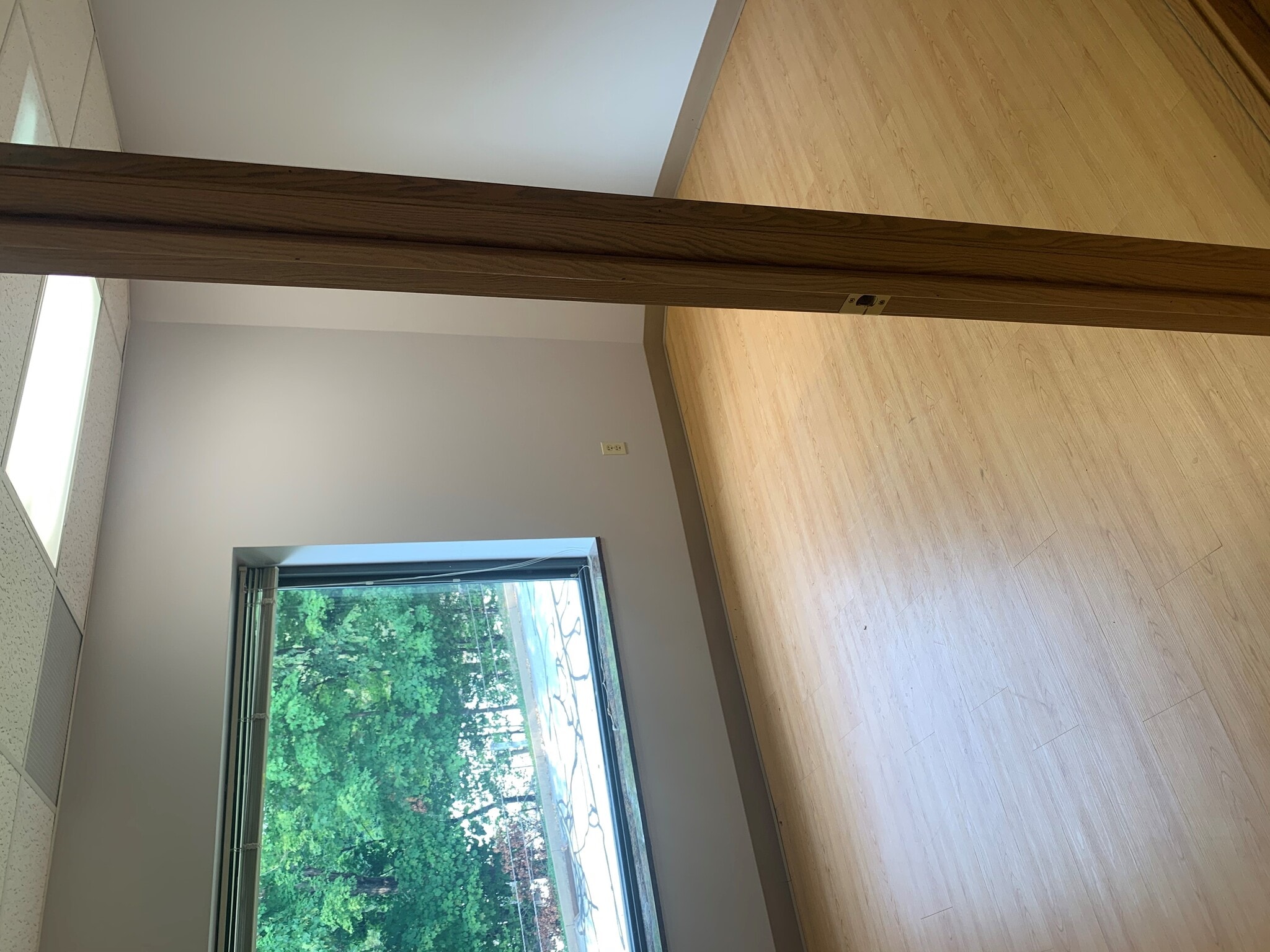 110 Roessler Rd, Pittsburgh, PA à louer Photo intérieure– Image 1 sur 2