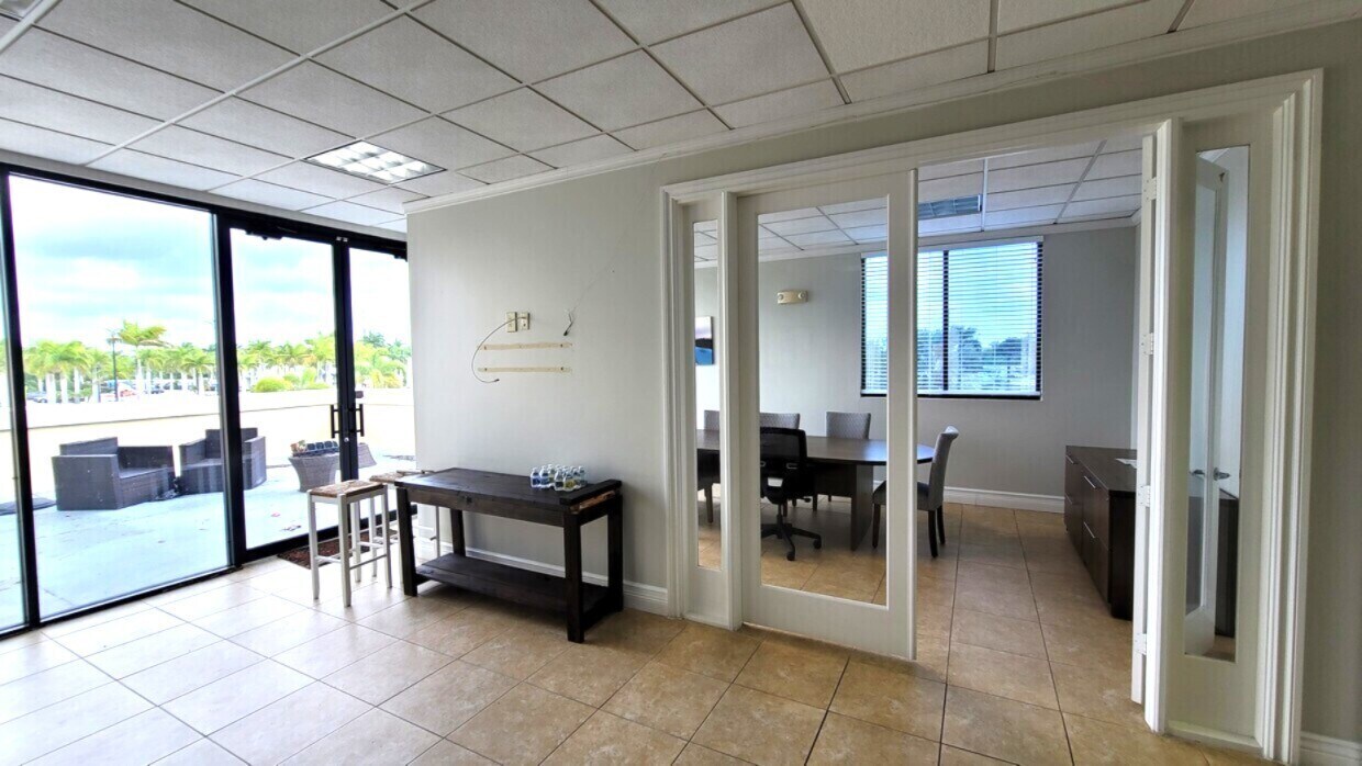 2089 Indian River Blvd, Vero Beach, FL à louer Photo de l’immeuble– Image 1 sur 15