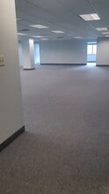 100 W Old Wilson Bridge Rd, Worthington, OH à louer - Vidéo sur l’annonce professionnelle 