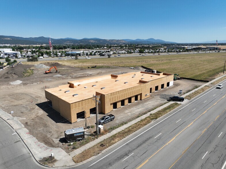 19601 E Appleway Ave, Liberty Lake, WA à louer - Photo de l’immeuble – Image 1 sur 30