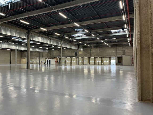 Plus de détails pour Industriel/Logistique à louer