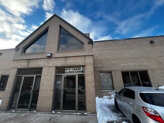 Plus de détails pour 1105 Crestlawn Dr, Mississauga, ON - Industriel/Logistique à louer