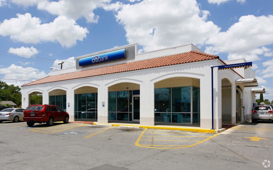 803 Castroville Rd, San Antonio, TX à vendre - Photo principale – Image 1 sur 2