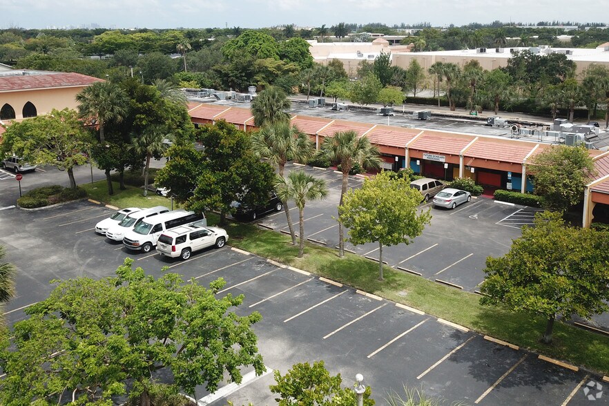 3800-3868 N University Dr, Sunrise, FL à louer - Photo de l’immeuble – Image 3 sur 5