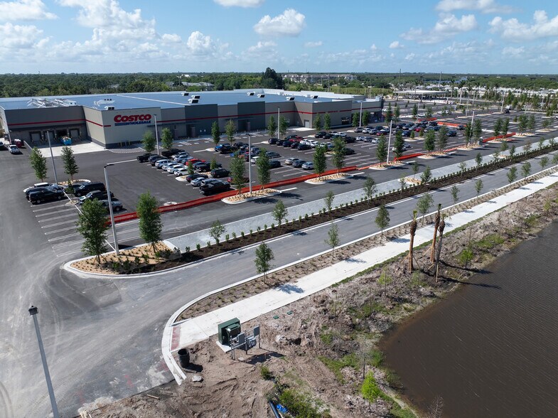 3171 S Kanner Hwy, Stuart, FL à louer - Photo de l’immeuble – Image 3 sur 10